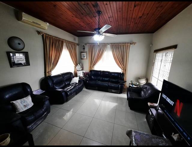 3 BEDROOM HOUSE FOR SALE IN UMHLATHUZANA